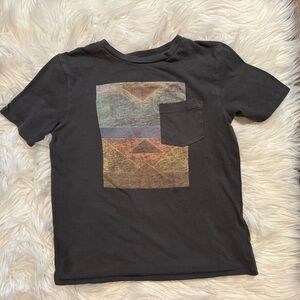 GapKids Boys Size Small 6-7 Aztec Geometric Graphic Pocket T-Shirt Gray Casual